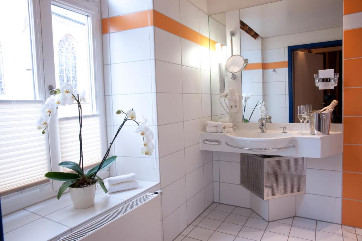 Hotel von Euch - Housity