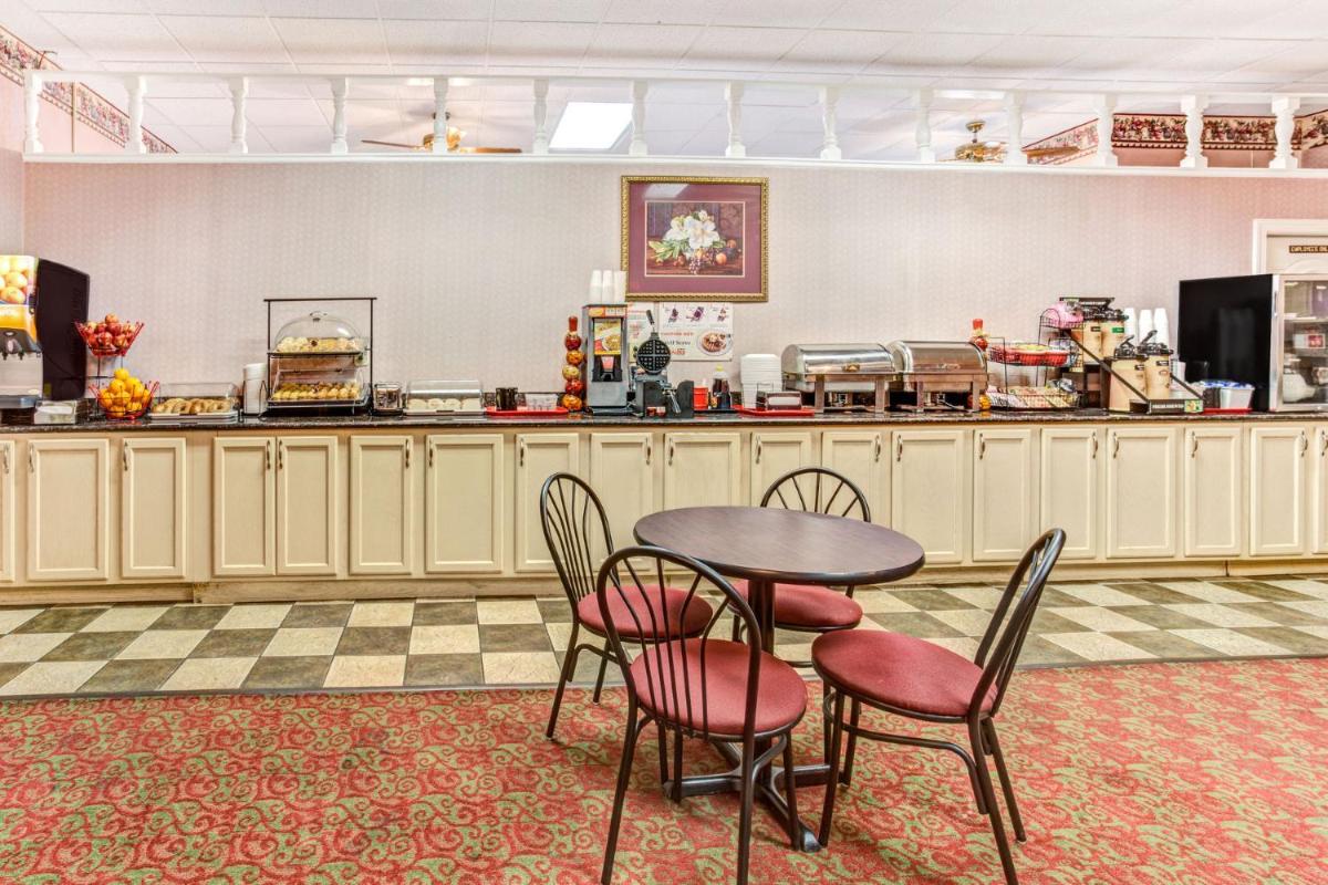 Ramada by Wyndham Murfreesboro - Housity
