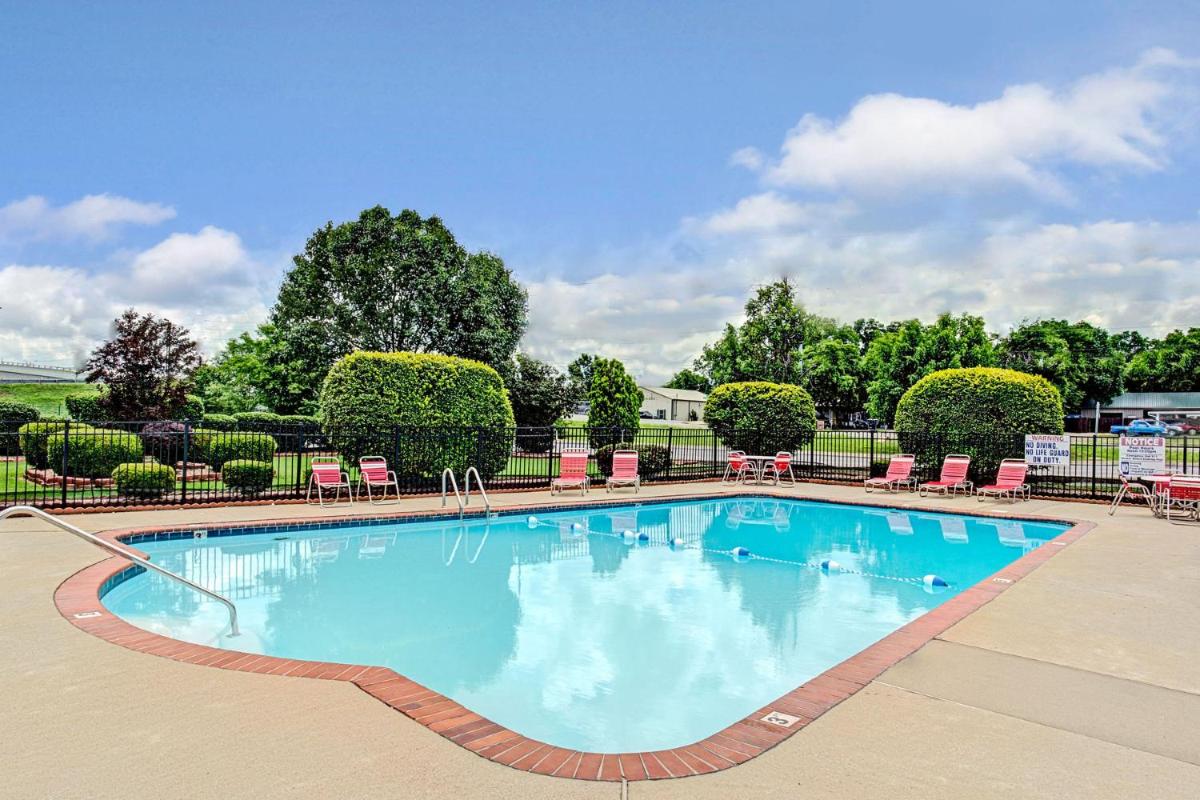 Ramada by Wyndham Murfreesboro - Housity