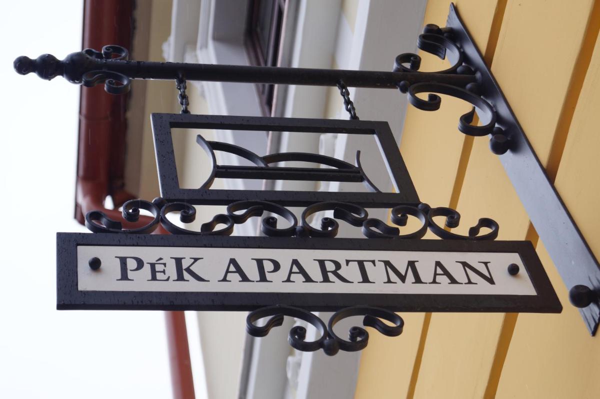 Pékapartman - Housity