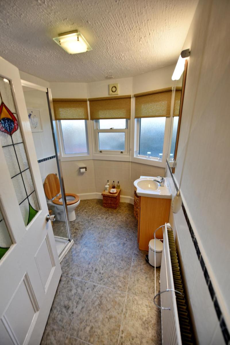 Burnside Guest House - Housity