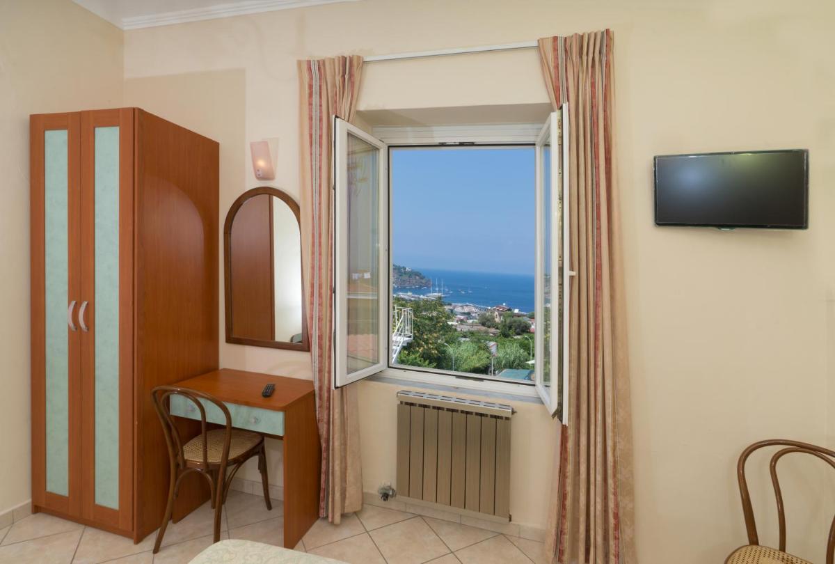 Hotel Monti - Housity