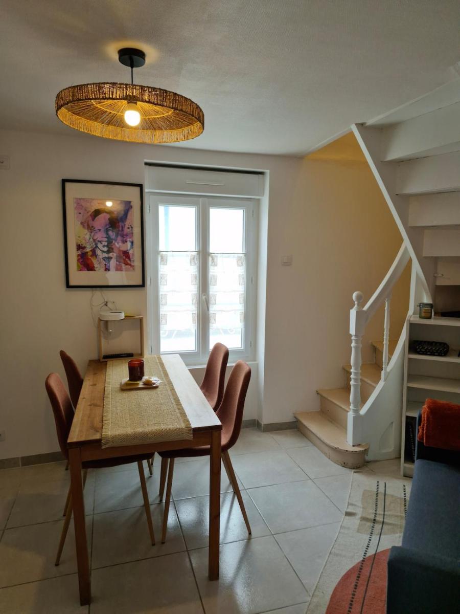 \"La p\'tite maison\" à 50m de la mer, centre, La Bernerie-en-Retz - Housity
