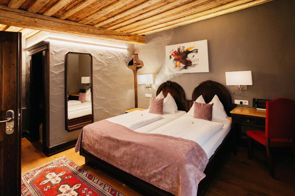 Altstadt Hotel Stadtkrug - Housity