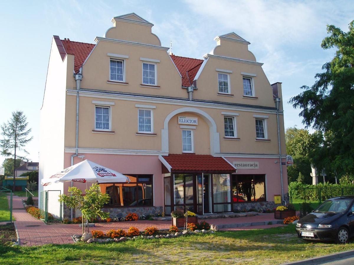Hotel E-lektor - Housity