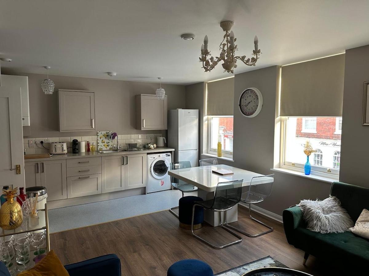 Stony Stratford High Street Luxury Apartment - Housity