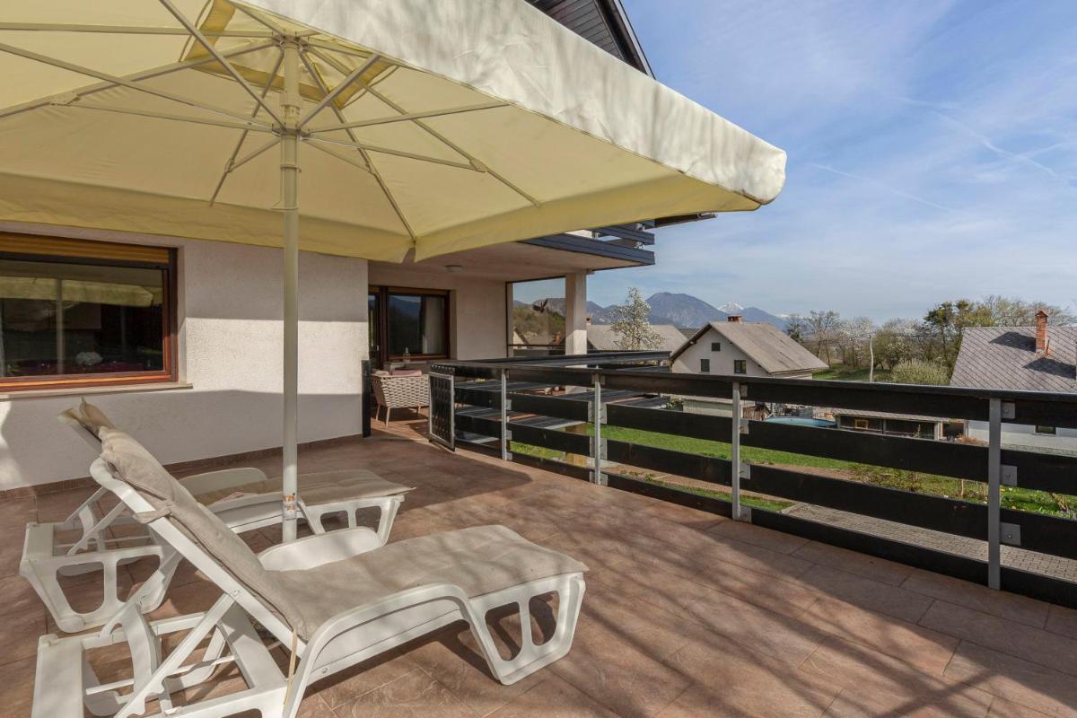 Apartment Valy - Free Bikes, Relaxing Terrace & Near Bled - Hizvo
