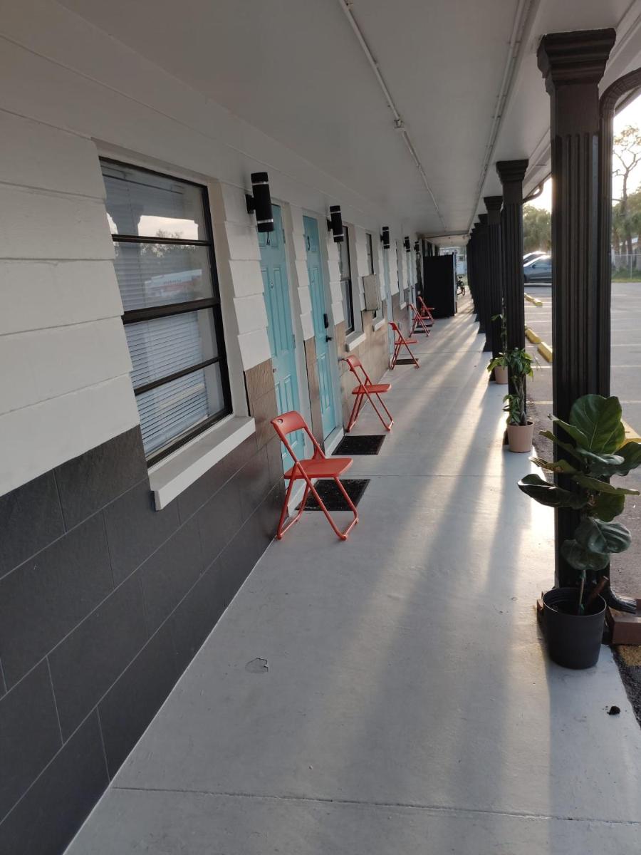 Sunshine Inn Motel - Housity