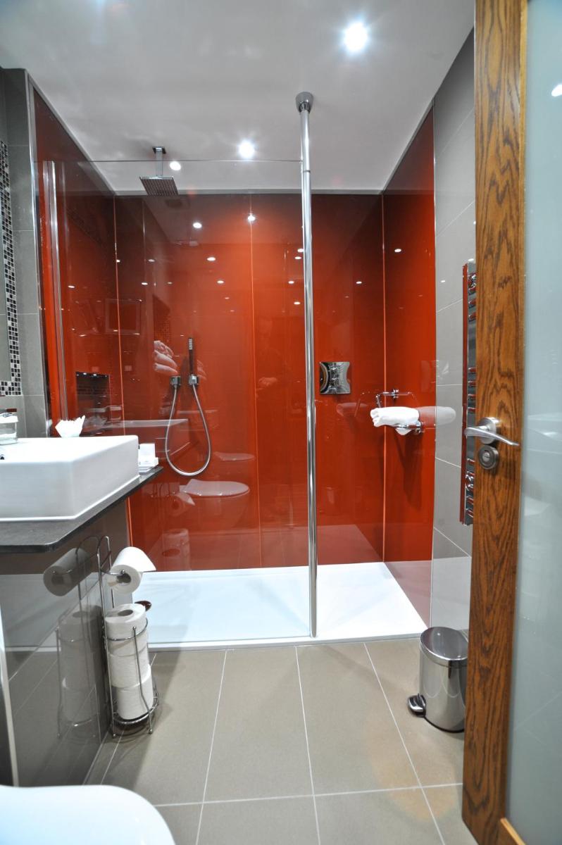 Frensham Pond Country House Hotel & Spa - Housity