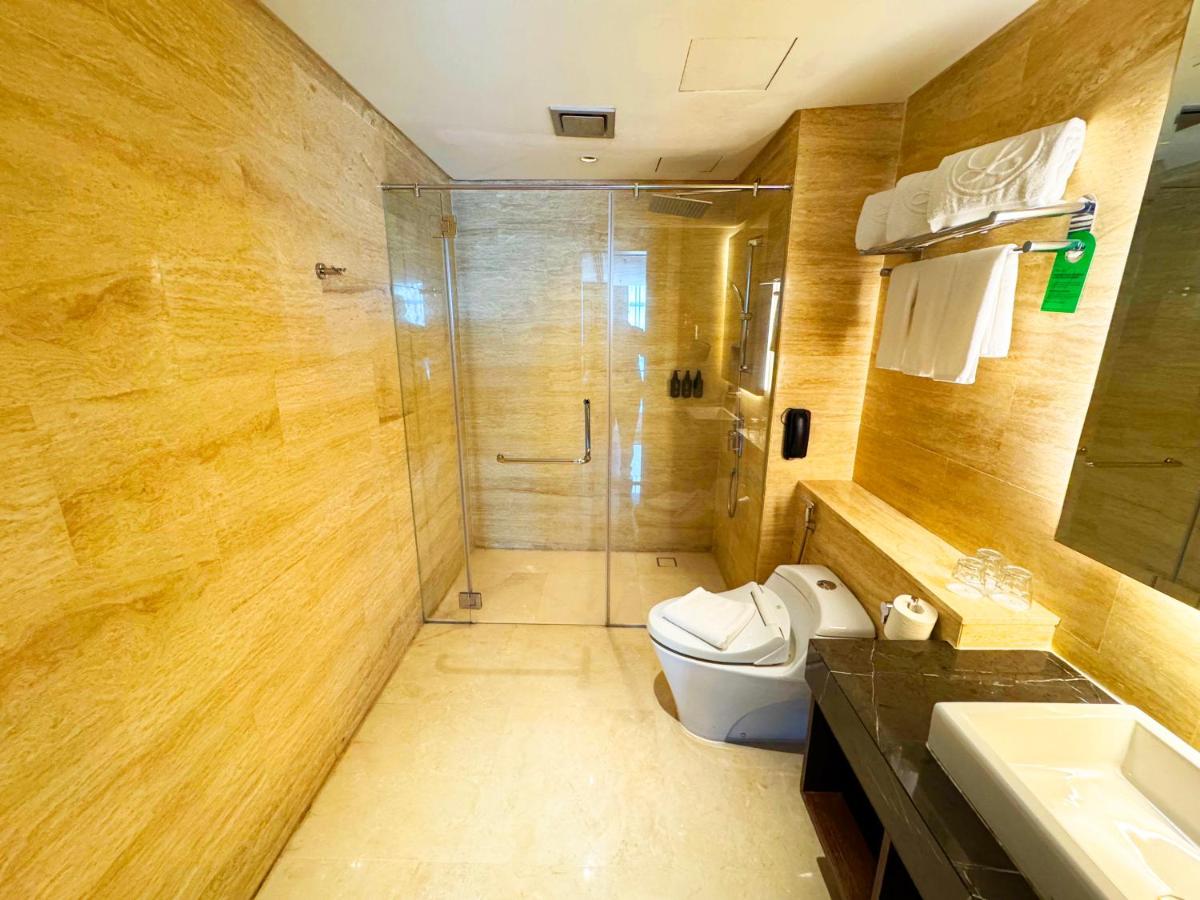 The Light Hotel Penang - Housity