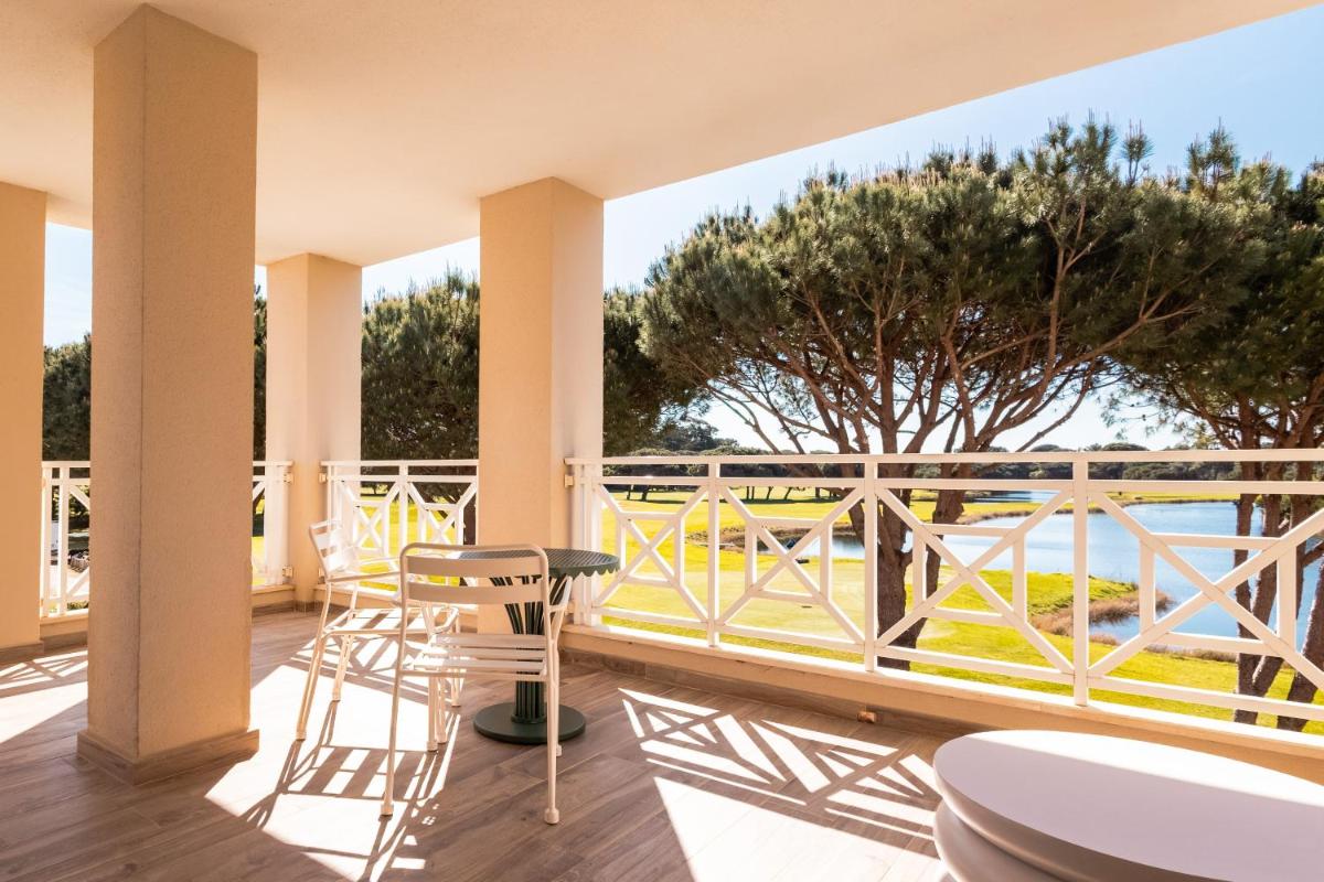 Uma varanda ou terraço em Onyria Quinta da Marinha Hotel