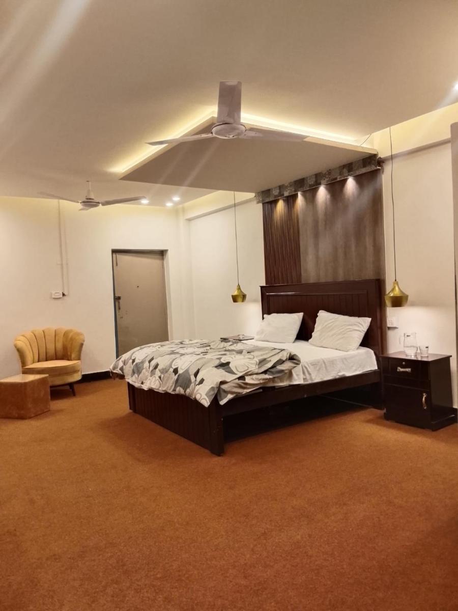 Sina Lodges and Guest house - Housity