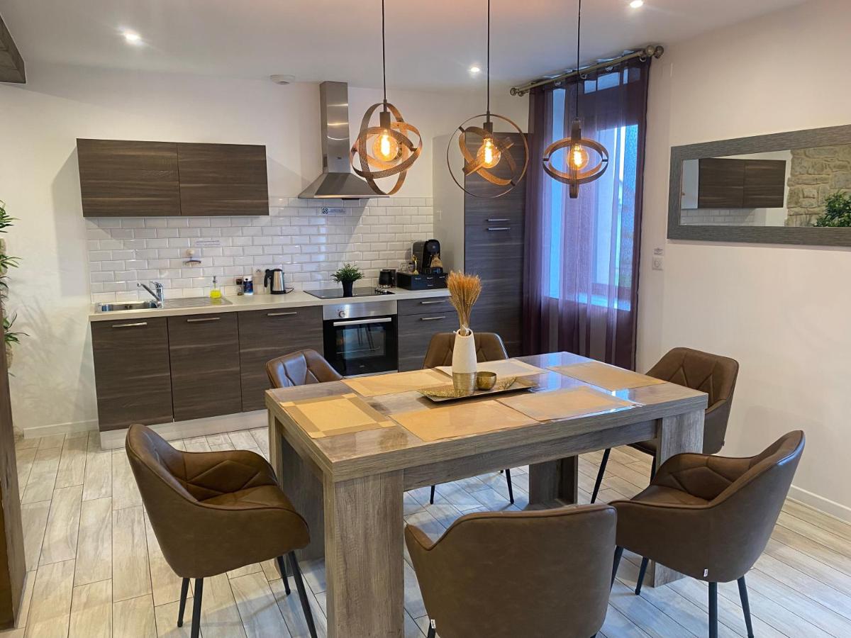 Cuisine ou kitchenette dans l'établissement Le Moulin d'Oscar & Spa - Mulhouse Nord