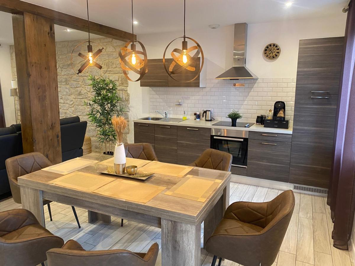 Cuisine ou kitchenette dans l'établissement Le Moulin d'Oscar & Spa - Mulhouse Nord