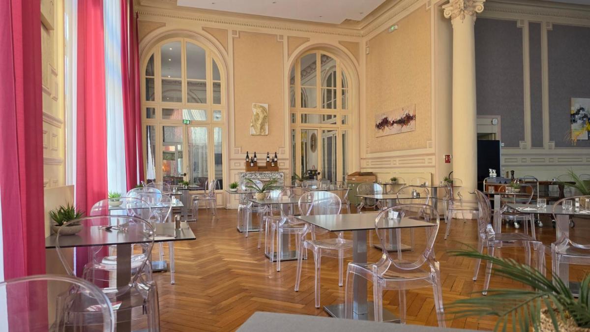Restaurant ou autre lieu de restauration dans l'établissement Mercure Saint Nectaire - Spa & Bien-Être