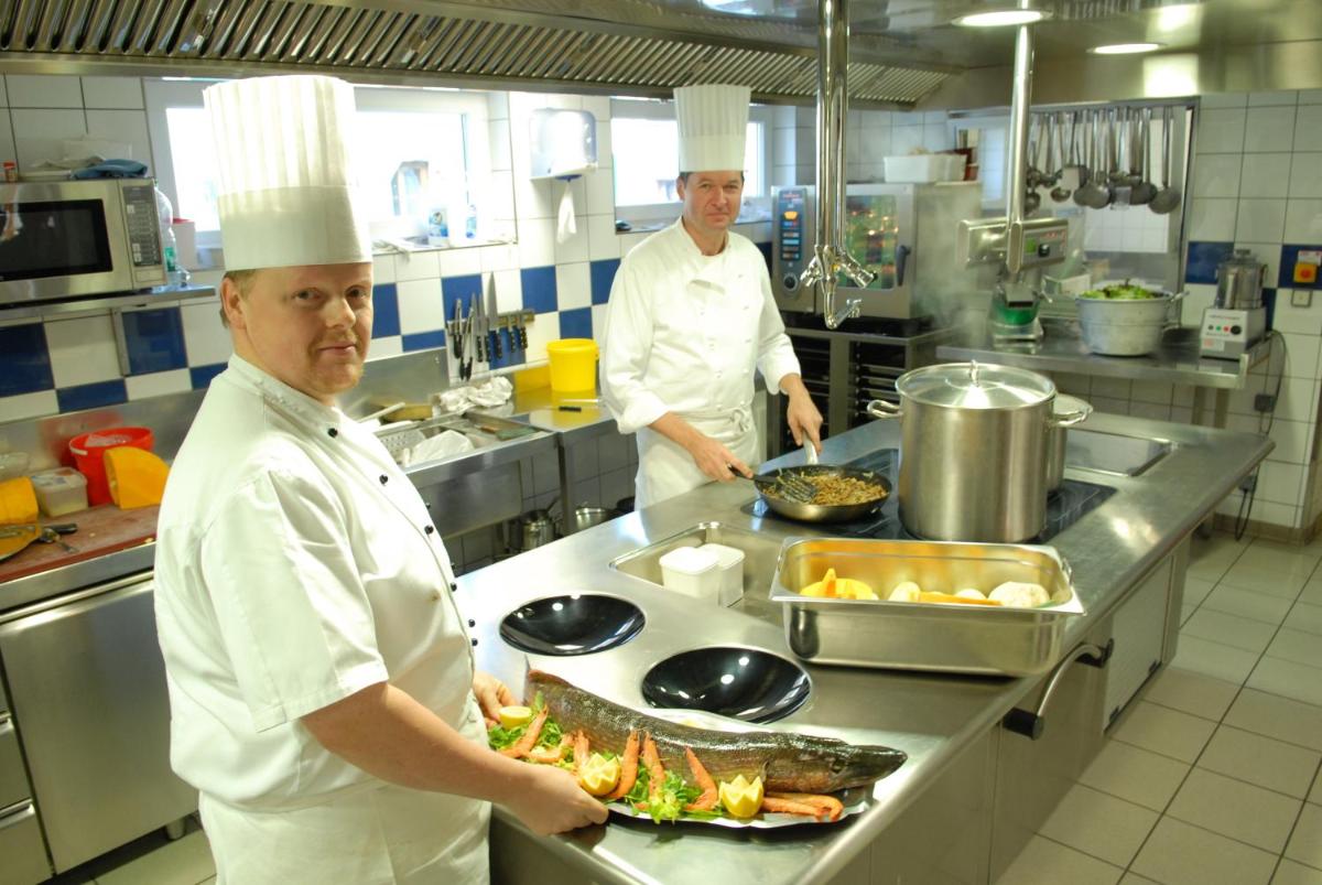 Clients de l'établissement Logis Hôtel Restaurant Au Lion Rouge
