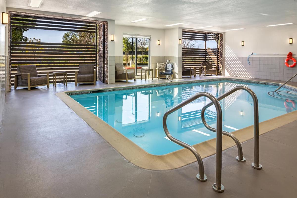 Hotel Chino Hills - Housity
