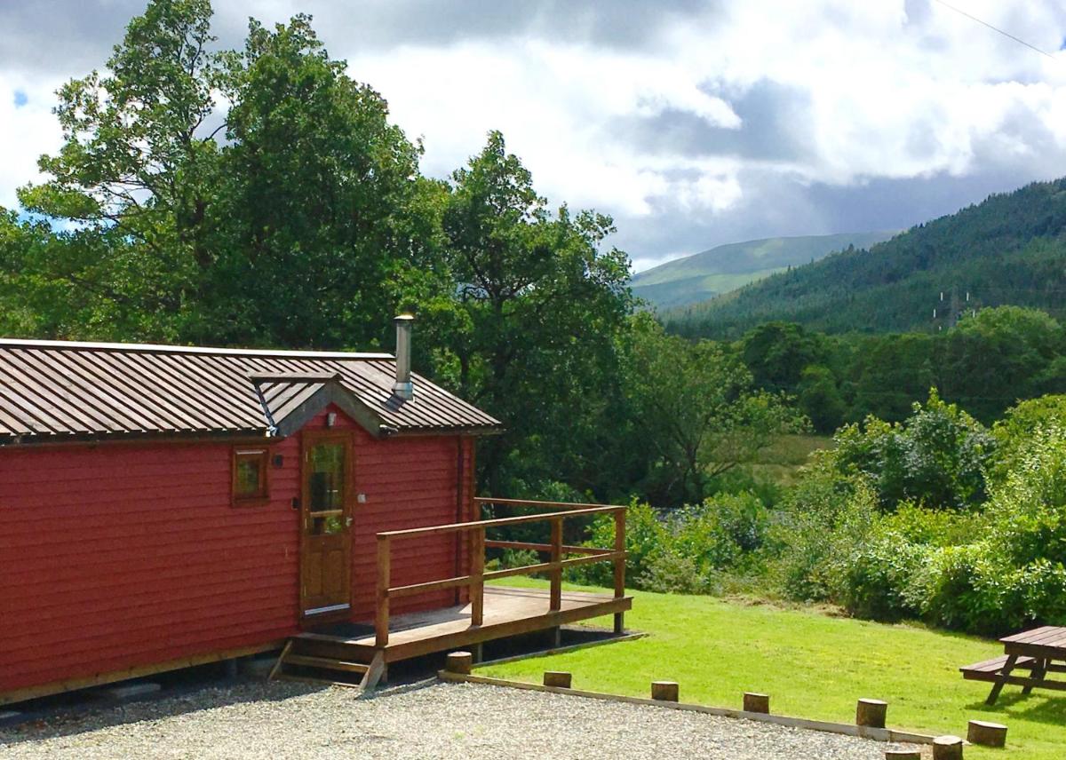 Rashfield Sheilings - Riverside Lodges, by Pucks Glen, Dunoon - Housity