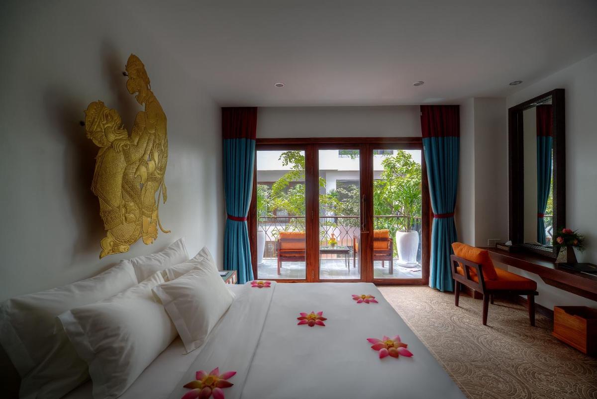 Golden Temple Retreat - Housity