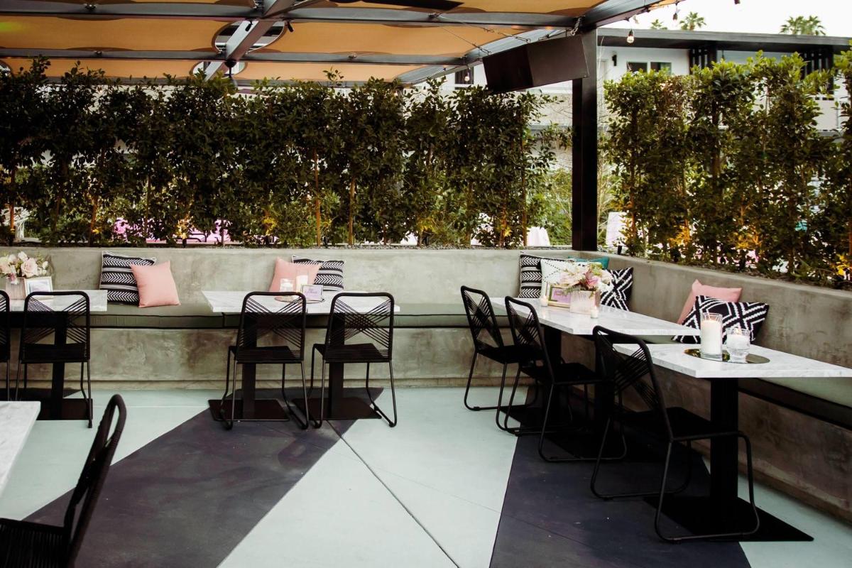 V Capri Palm Springs, a Dolce by Wyndham - Housity