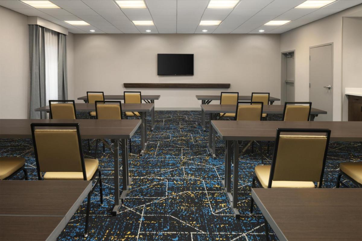 Hampton Inn & Suites Rochester/Henrietta - Housity