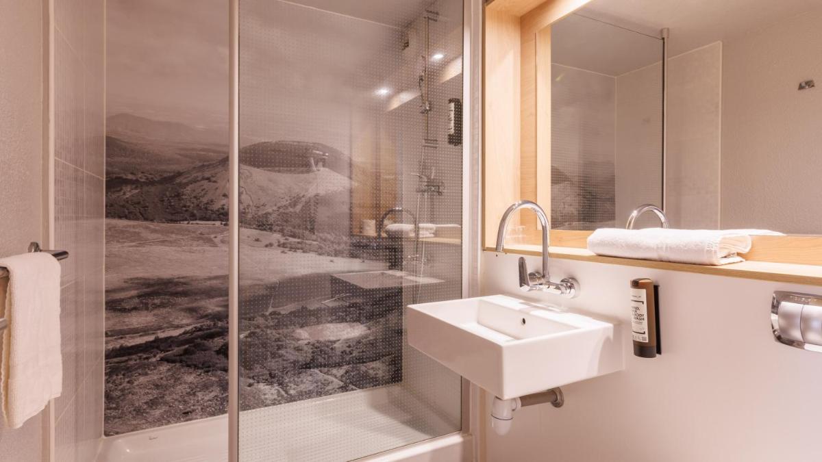Campanile NATURE - Clermont Ferrand Le Brezet - Housity