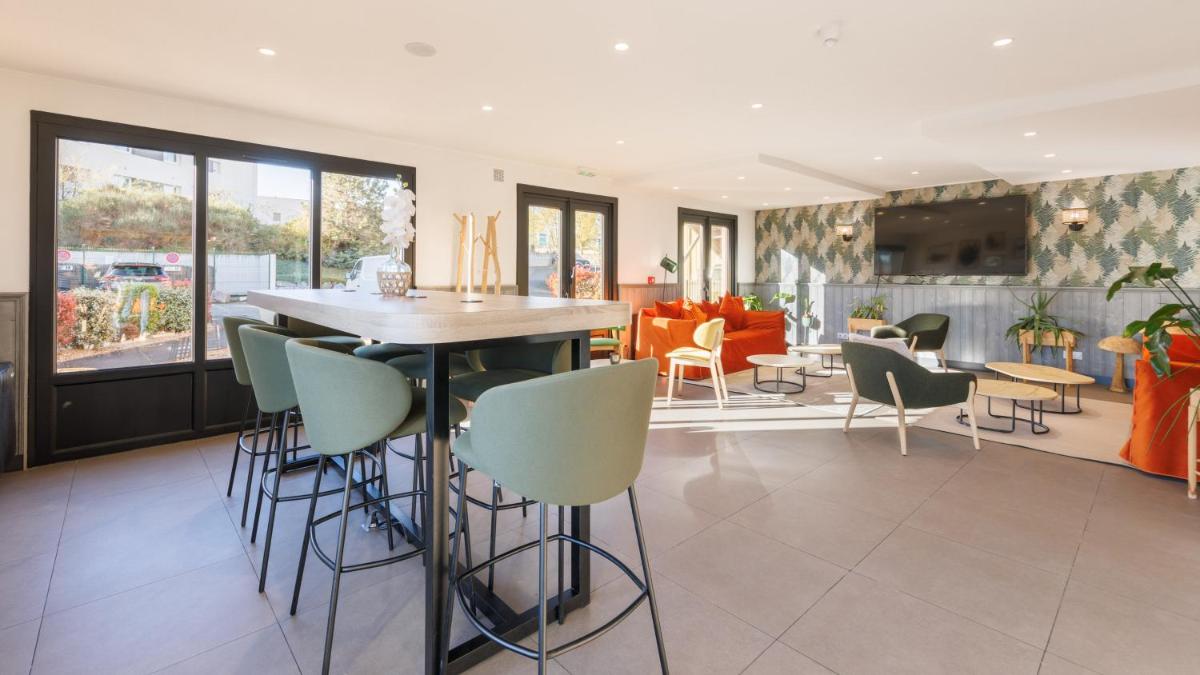 Campanile NATURE - Clermont Ferrand Le Brezet - Housity