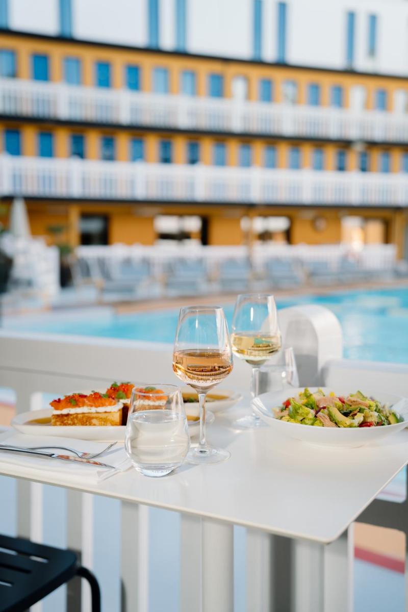 Nourriture dans l'hôtel ou à proximité