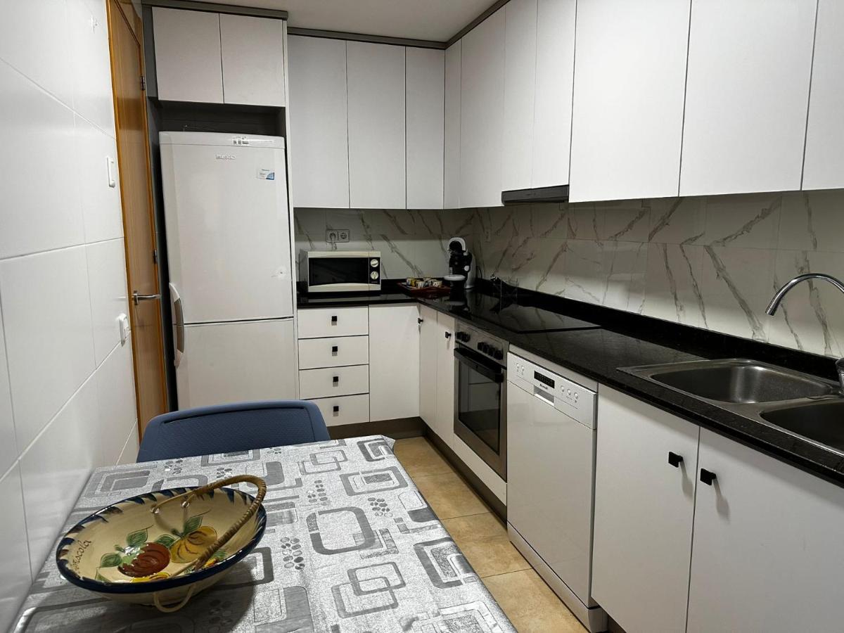 CALA HOUSE I Espacioso apartamento céntrico, aire acondicionado y parking incluido - Housity
