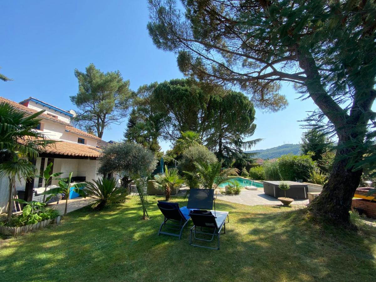 VILLA & JACCUZI-SAUNA-PISCINE-MASSAGES du \"Nirvâna Vivant\" - Housity