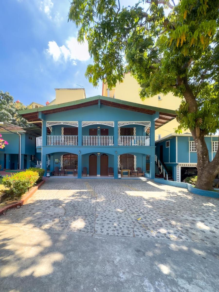 Hotel Marielos - Housity