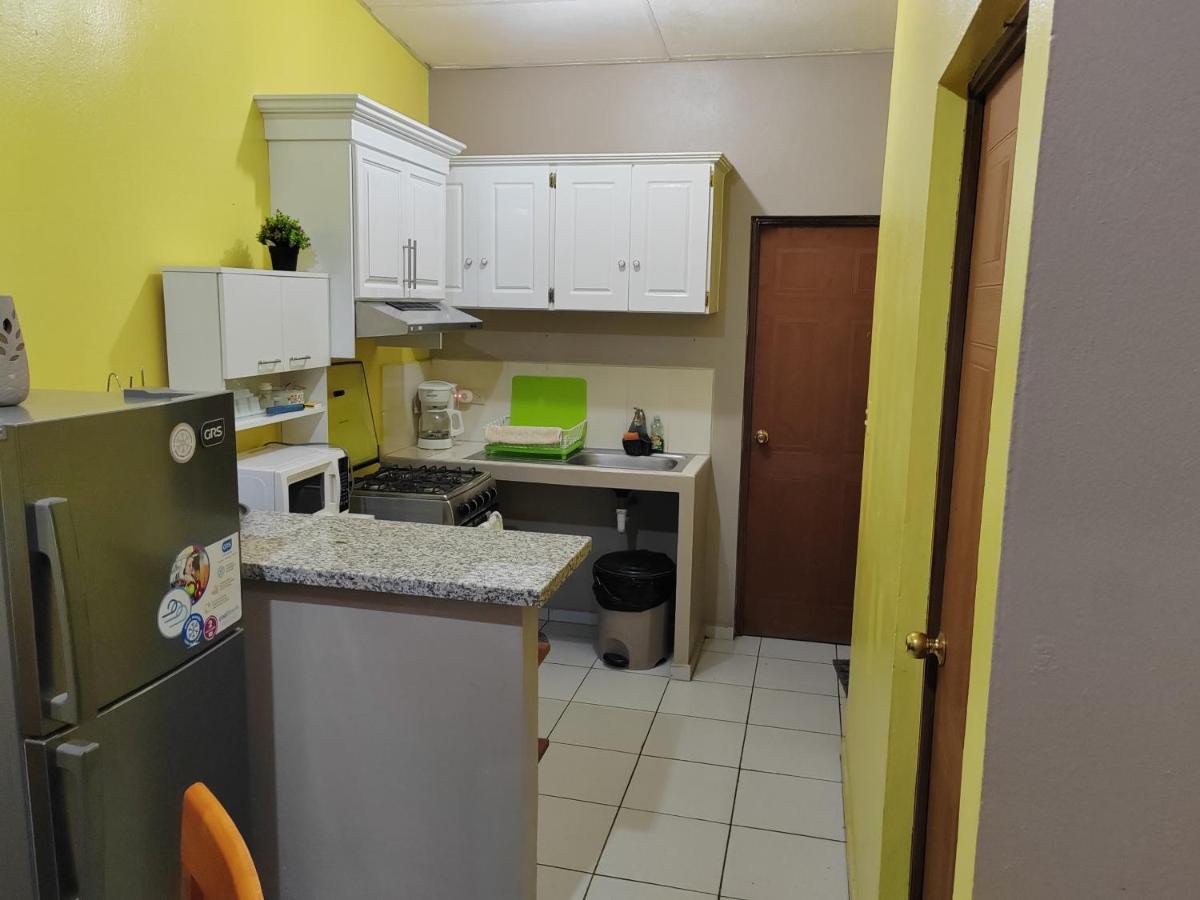 Hostal La Campana - Housity
