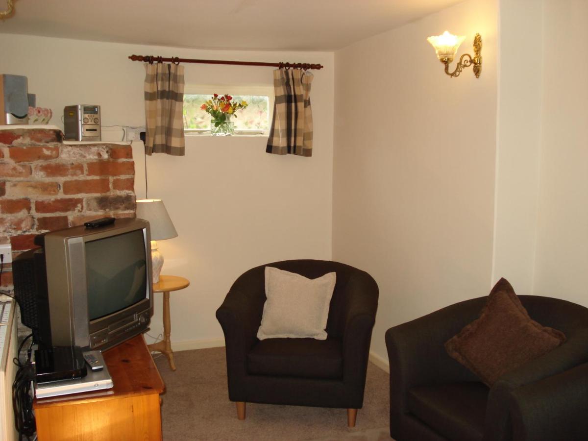 Fosbroke Cottage - Housity