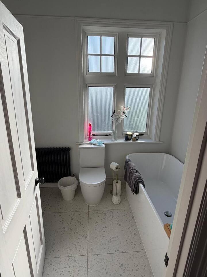 4 Bedroom House in Wickham Bishops Pool Table - Housity