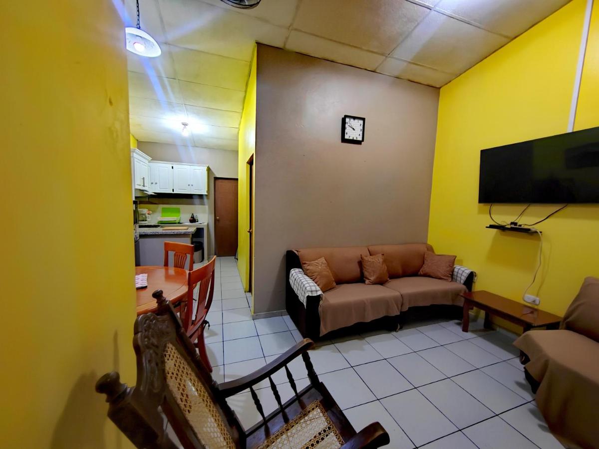 Hostal La Campana - Housity