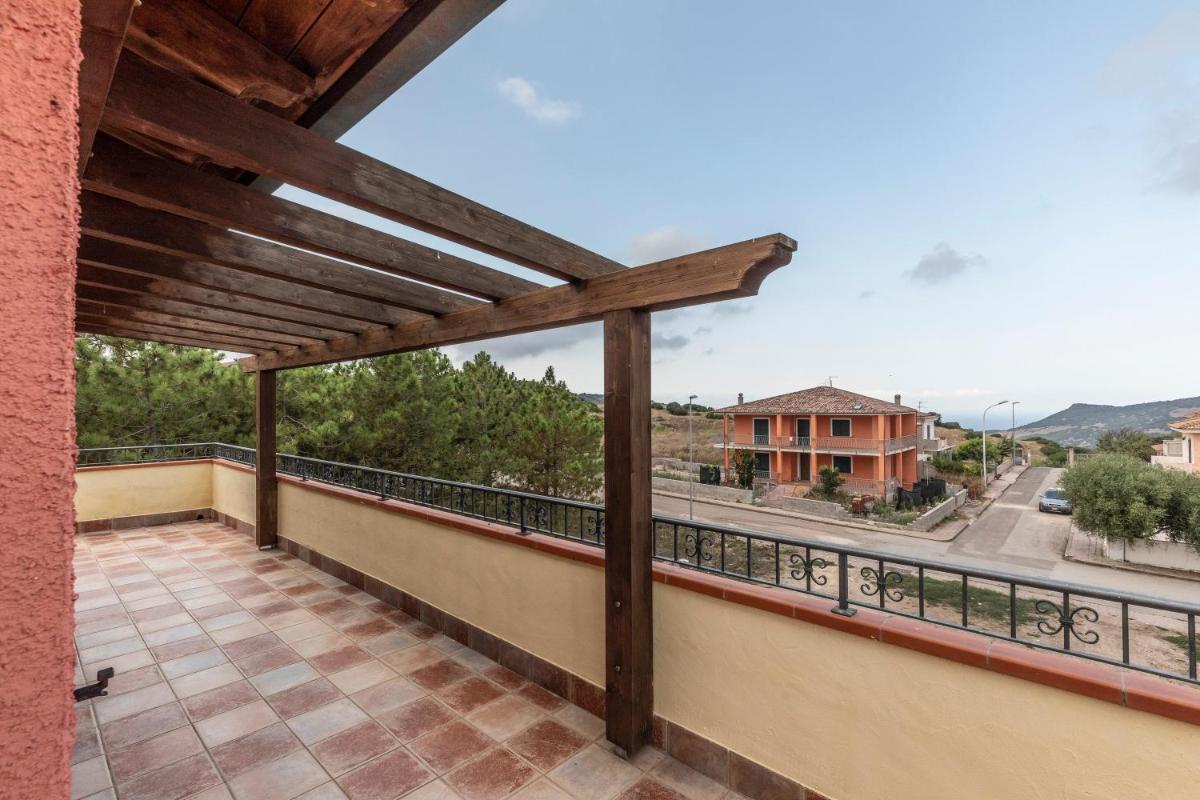 Attico con vista collinare - Housity