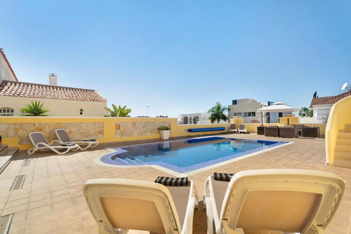 Villa Romano - Housity