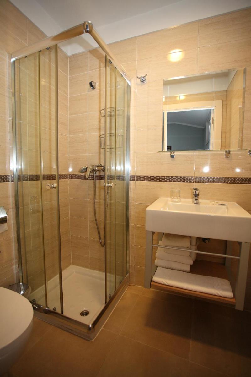 Pensión Jade - Housity