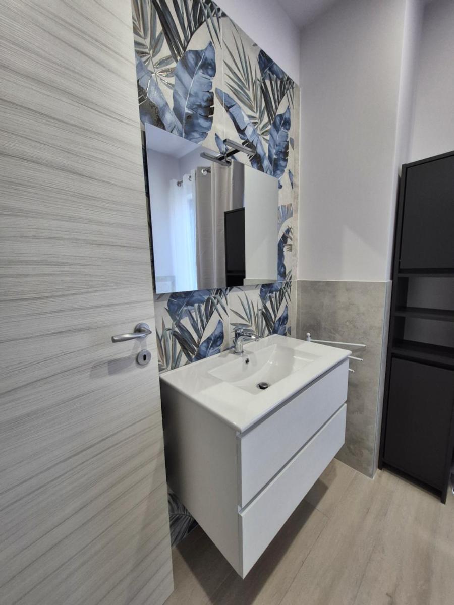 LA BUSSOLA Camere & Appartamenti - Housity