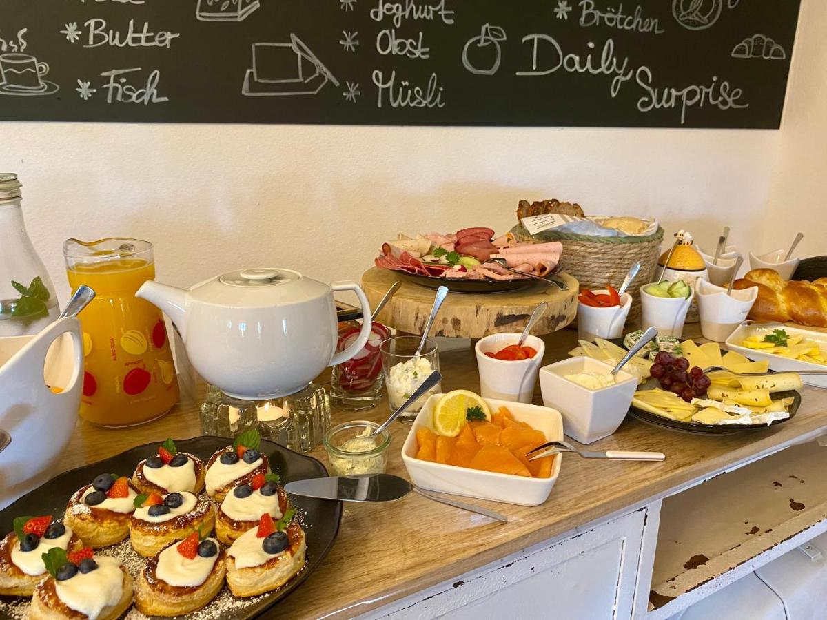 Knutzenswarft - Bernstein - Housity