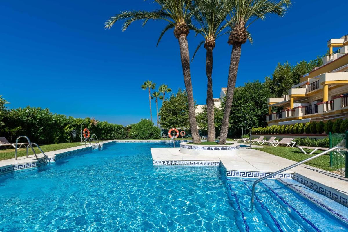 Sea Front Beach Studio Apartment - Housity