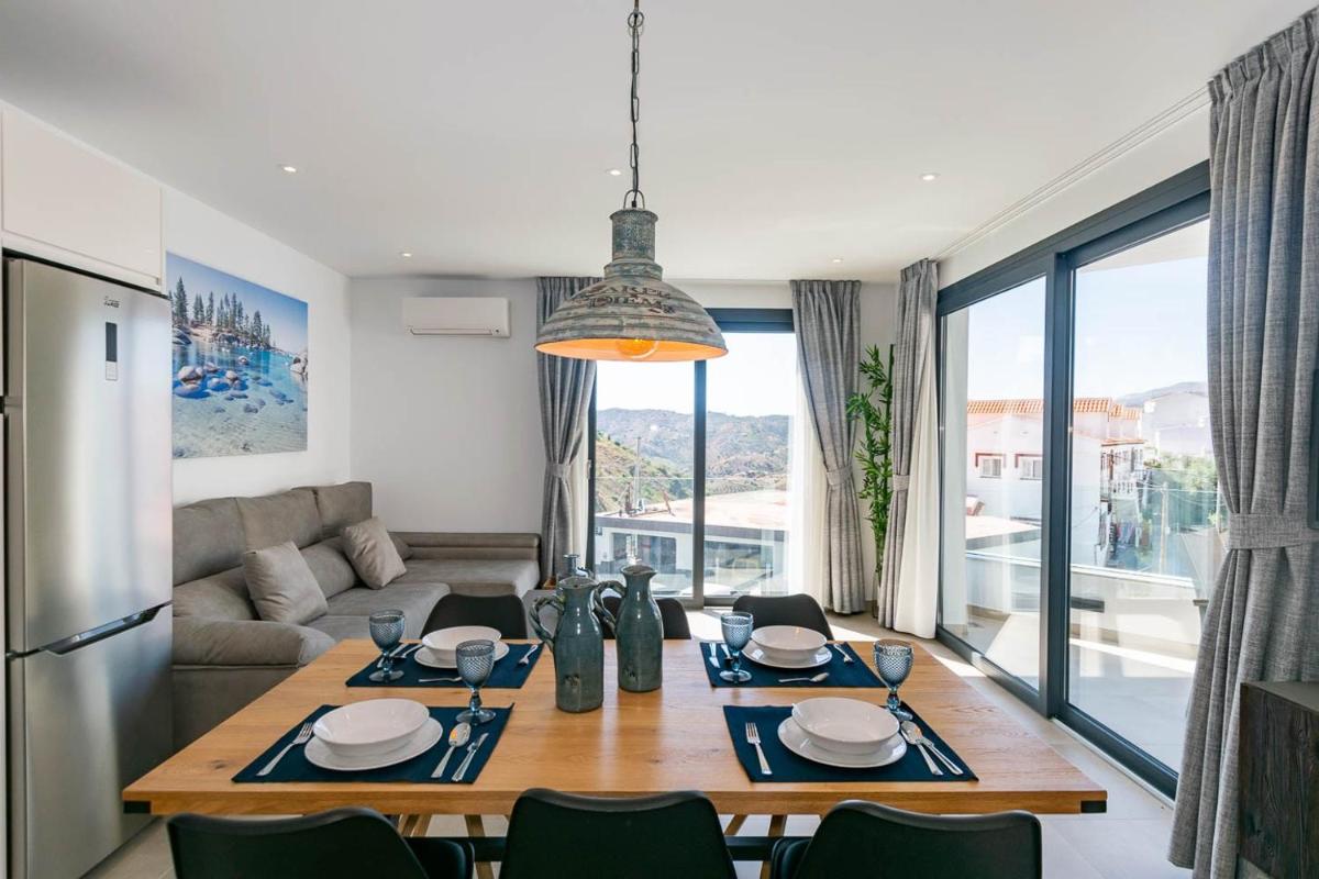 Spacious apartment in Cómpeta - Housity