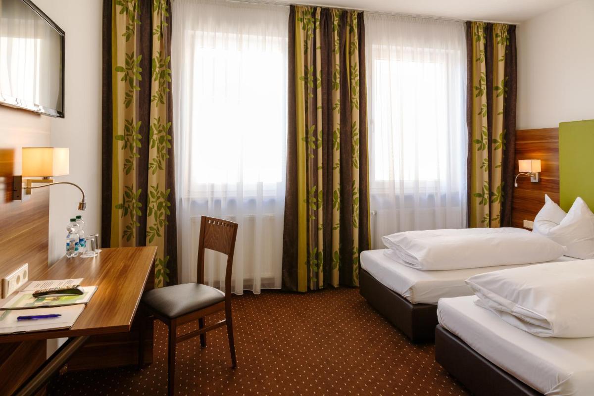 Hotel und Cafe Paso - Housity