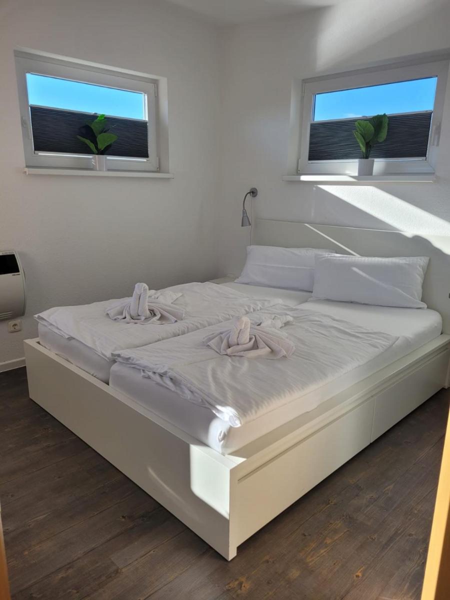 4 Sterne Dtv Floating House - Housity