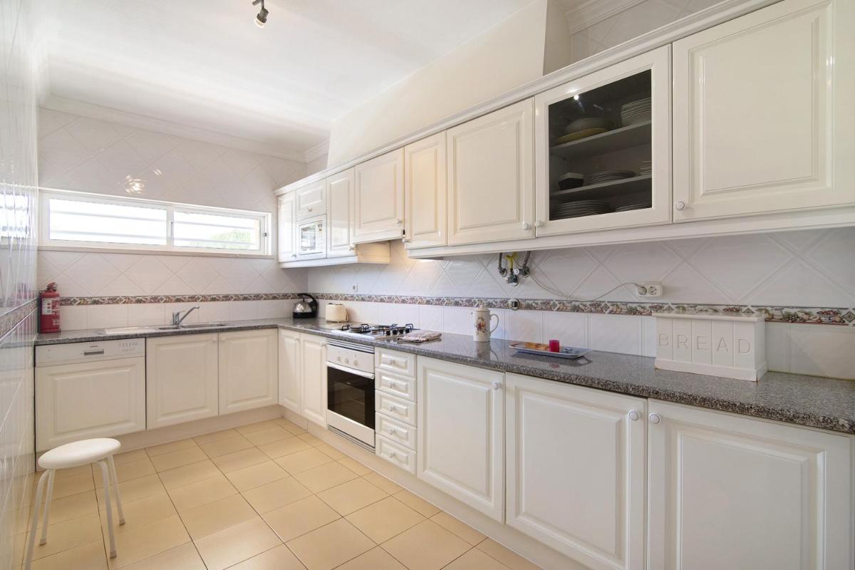 Yara Beach Apartments with Terrace - Housity