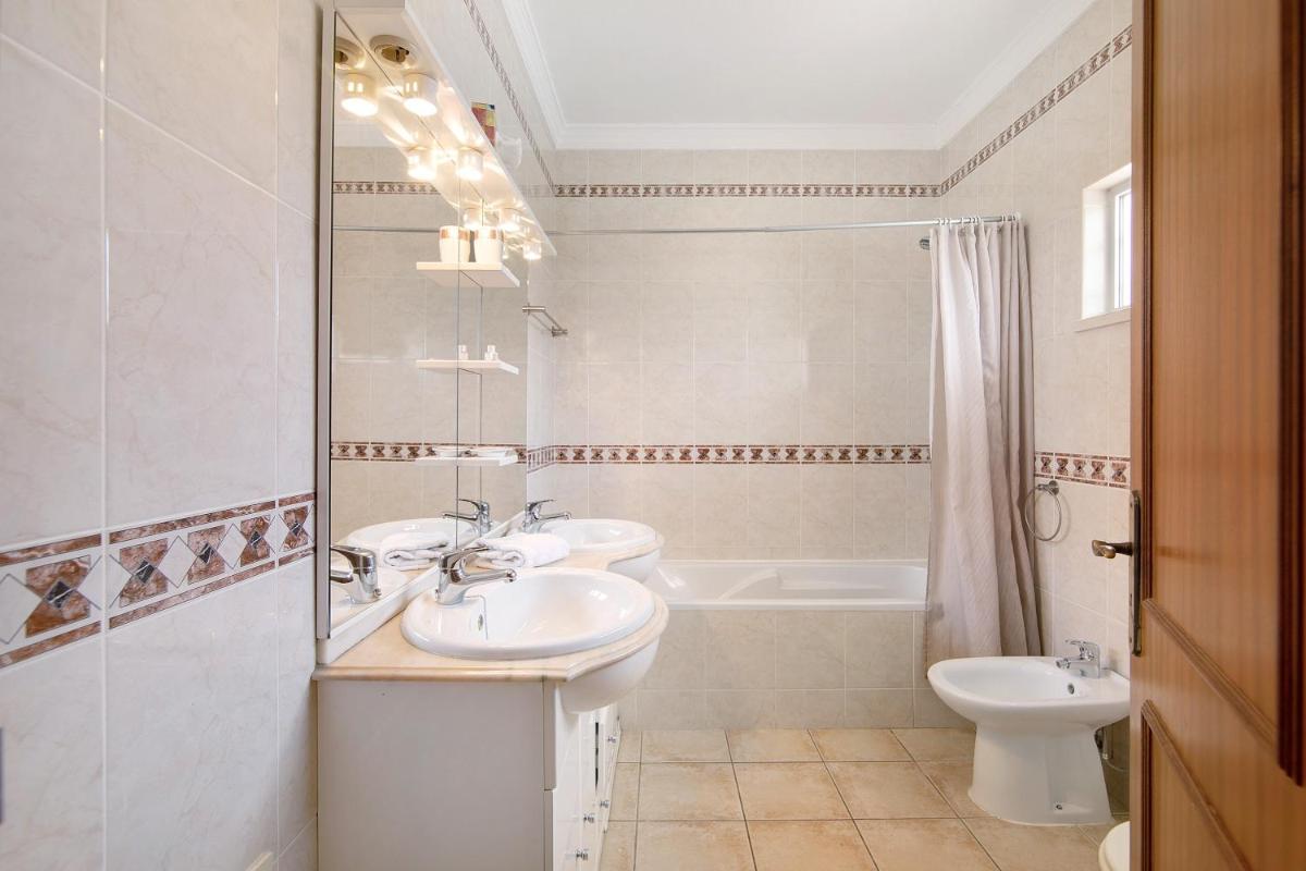 Yara Beach Apartments with Terrace - Housity