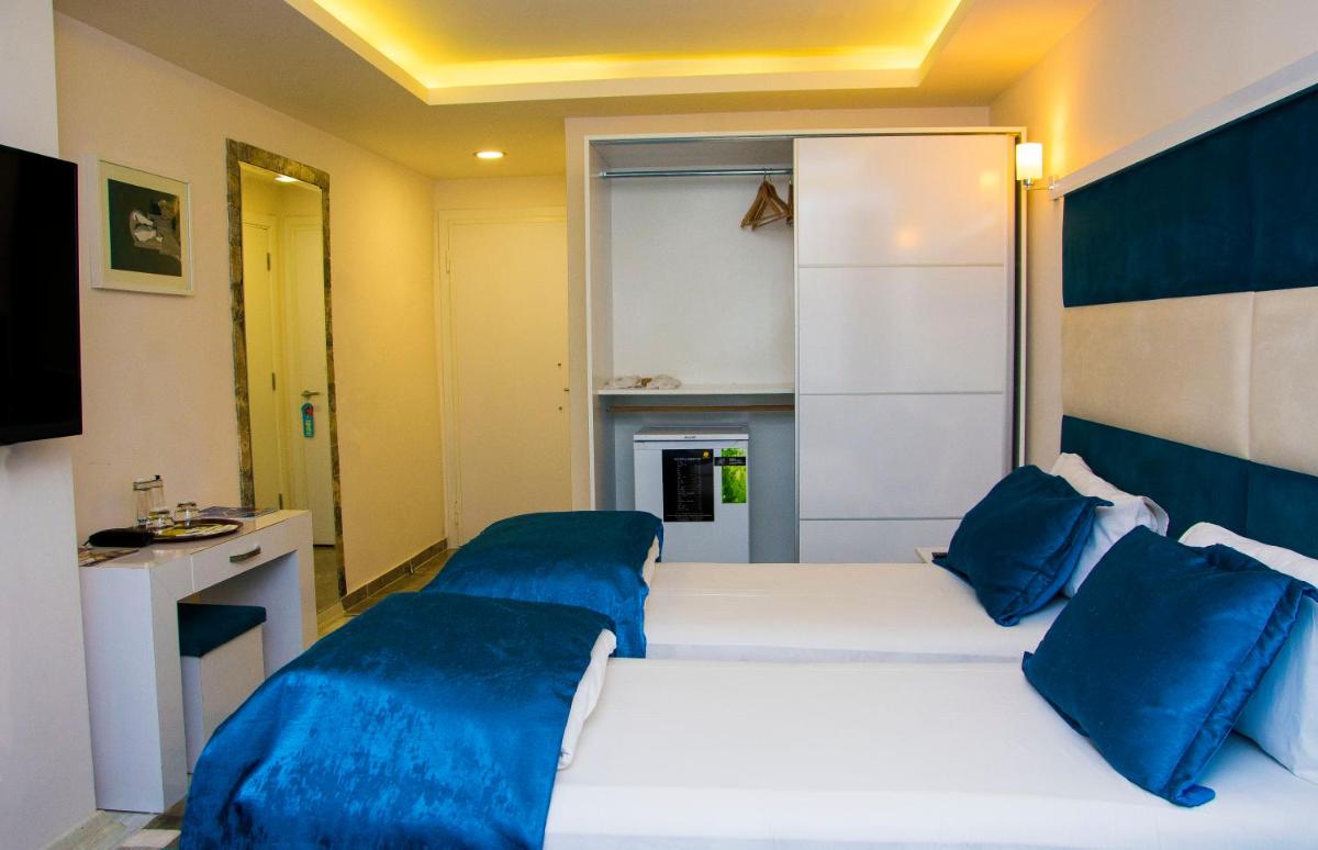 Deep Hotel - Housity