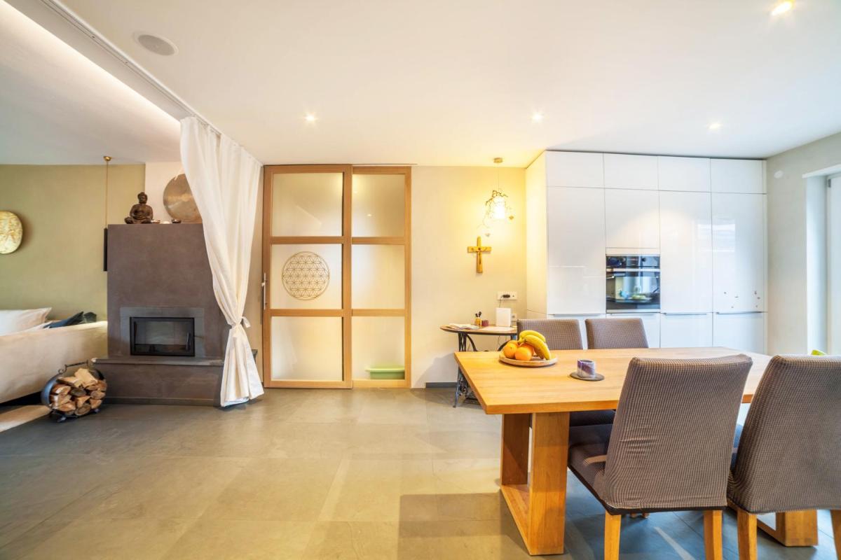 Lieblingsplatzl - Housity