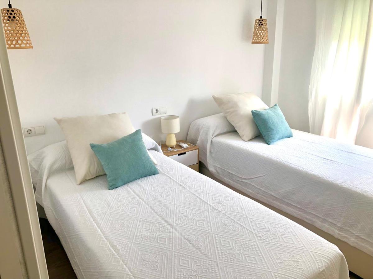 Apartment 511 Torresol, Sea Views - Housity