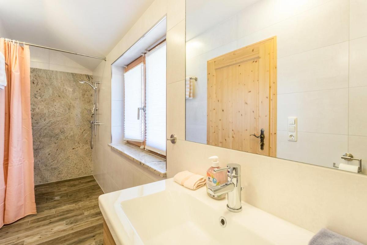 Ferienwohnung Rosenquarz - Housity
